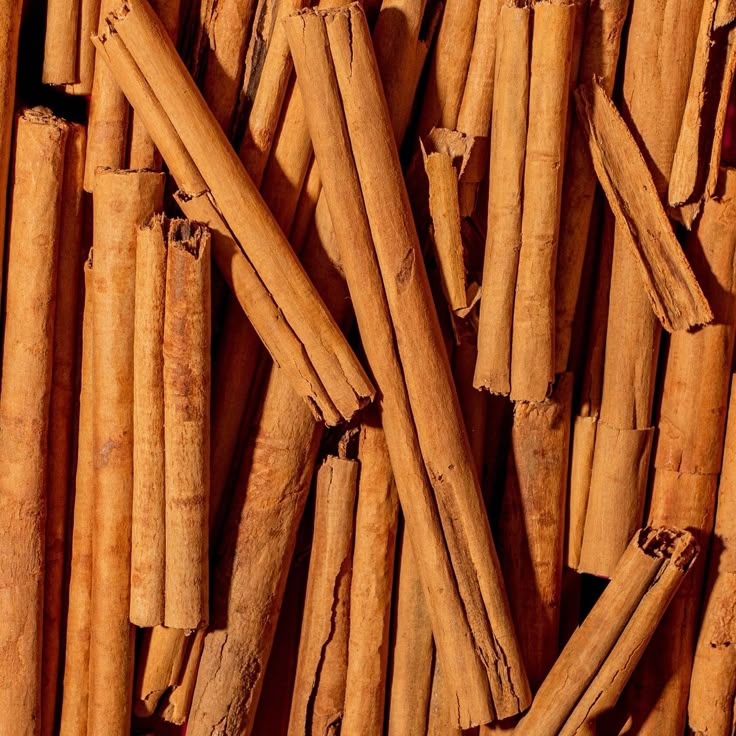 Cinnamon – Helps balance blood sugar, supports heart health, and adds a sweet-spicy vibe. A good one for zobo
